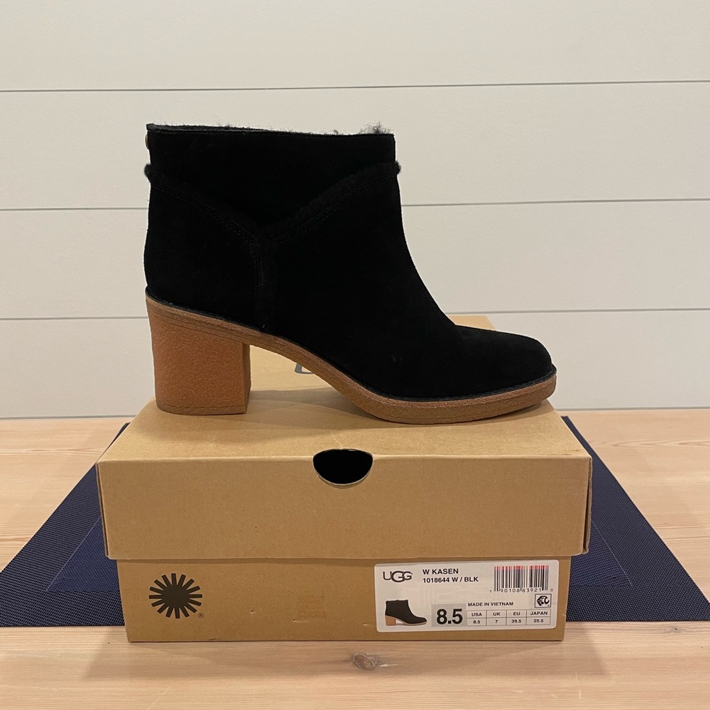 UGG Kasen Black Ankle Bootie Women’s 8.5